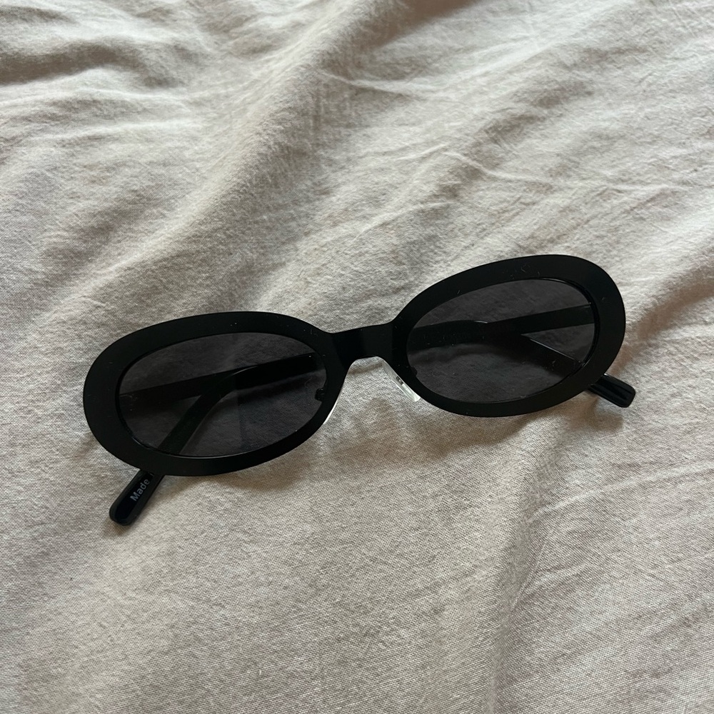 Urban outfitters small metal oval sunglasses